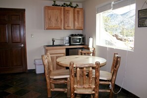 Private kitchen - Lazy R Cottages: 16B (Estes Park)