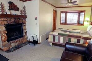 Apartment, 1 King Bed with Sofa bed, Jetted Tub