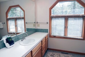 Cabin, Multiple Beds, Hot Tub | Bathroom