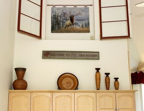 Apartment, 1 King Bed with Sofa bed, Jetted Tub | Interior