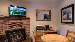 Apartment, 1 King Bed, Fireplace | Living room - Sunnyside Knoll: 10 (Estes Park)