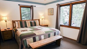 Cabane, plusieurs lits, bain à remous