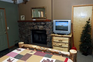 Chalet, Multiple Beds, Private Pool | Free WiFi - Timber Creek Chalets: 2B (Estes Park)