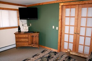 Chalet, 1 Queen Bed, Fireplace, Mountain View | Free WiFi - Timber Creek Chalets: 10B (Estes Park)