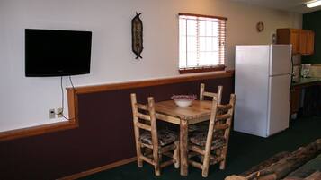 Chalet, Beberapa Tempat Tidur, kolam renang pribadi | Dapur pribadi | Lemari es, microwave, kompor, dan mesin pencuci piring