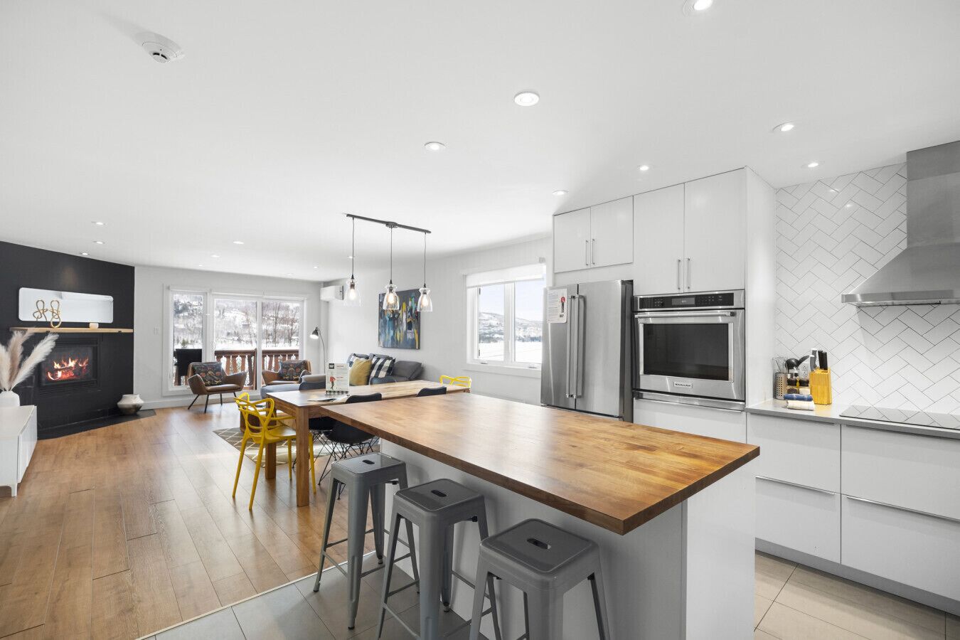 Frigorífic, microones, forn i placa de cuina 