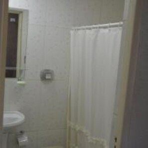 Dusche, Regendusche, Haartrockner, Handtücher