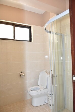 Departamento Premium | Baño | Amenidades de baño gratuitas y toallas 