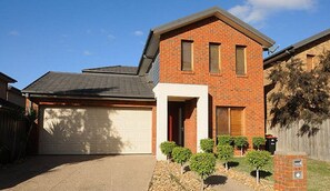 Front of property - Pampas Grass Homesay (Keysborough)