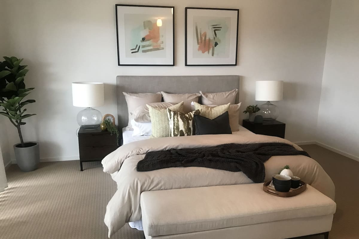 1 bedroom, Egyptian cotton sheets, premium bedding, Select Comfort beds