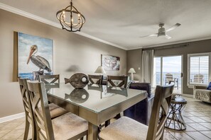 Dining - Gorgeous gulf-view condo w/ indoor & outdoor pools Sauna & boardwalk (Orange Beach)
