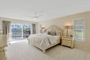 3 slaapkamers, een strijkplank/strijkijzer, gratis wifi, beddengoed