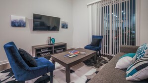 Perfect City View Balcony | Living area | Flat-screen TV - Perfect City View Balcony (Atlanta)