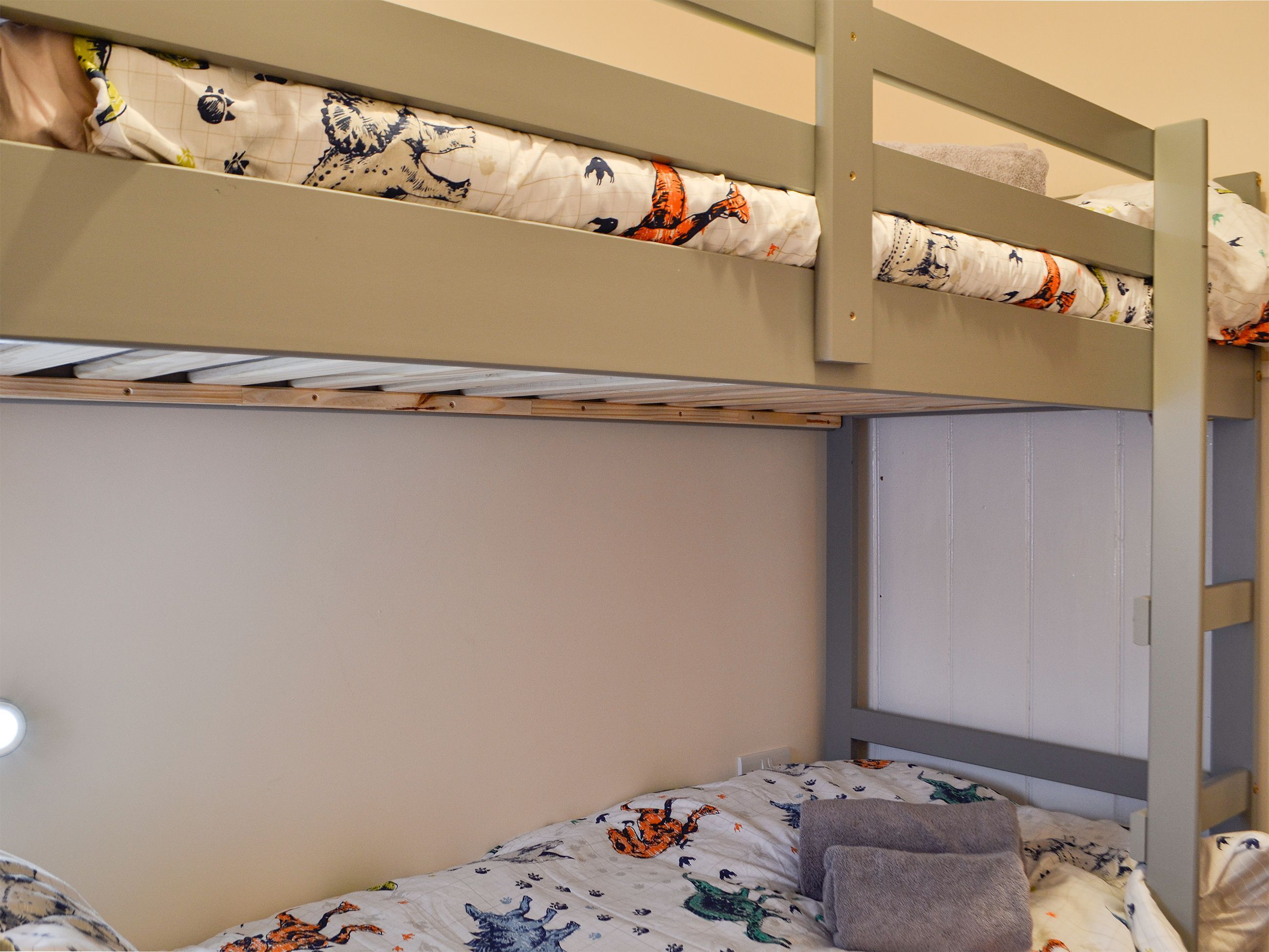 3 bedrooms, free WiFi, bed sheets