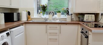 3 bedroom accommodation in Abergavenny