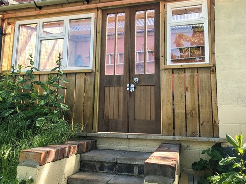 3 bedroom accommodation in Abergavenny