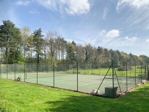 Sports court - 4 bedroom accommodation in Hempstead, near Holt (Hempstead, near Holt)