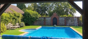 4 bedroom accommodation in Hempstead, near Holt
