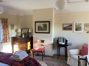 4 bedrooms, free WiFi, bed sheets