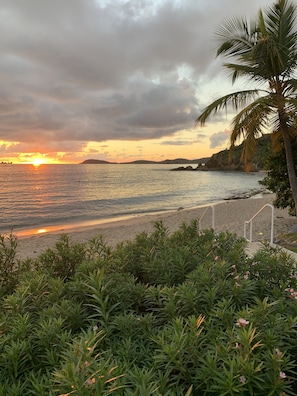 Solstolar och strandhanddukar