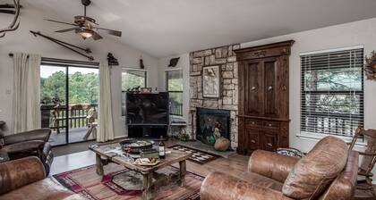 Ann's Sierra View: with Hot Tub & view of Sierra Blanca