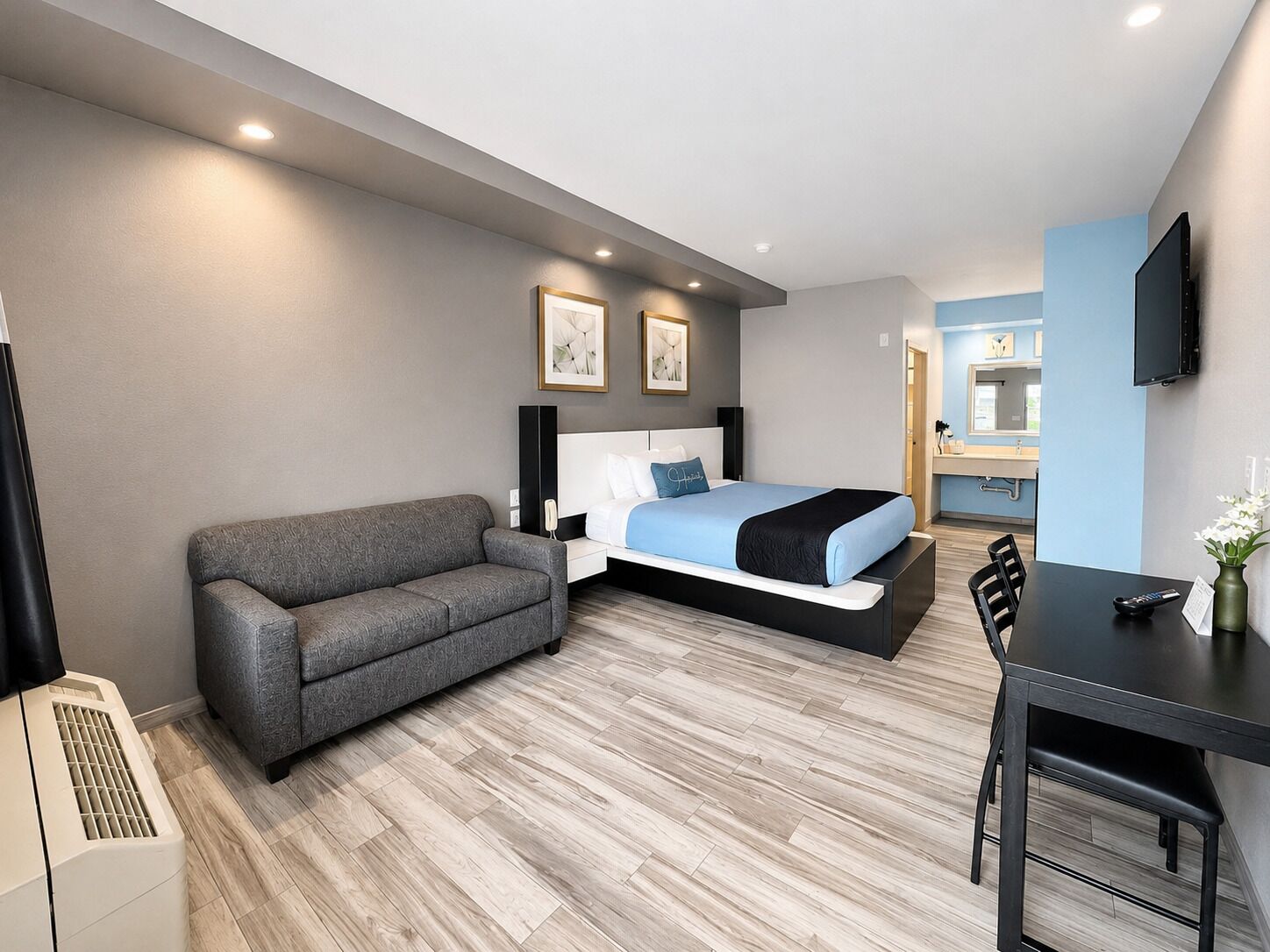 Superior Room, 1 King Bed, Refrigerator & Microwave | Desk, soundproofing, iron/ironing board (on request), free WiFi