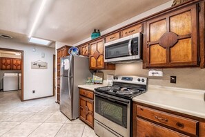 Fridge, microwave, oven, stovetop - 'Built for your enjoyment' Timbers with hot tub! (Ruidoso)