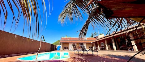 Ulkouima-allas, lämmitetty uima-allas