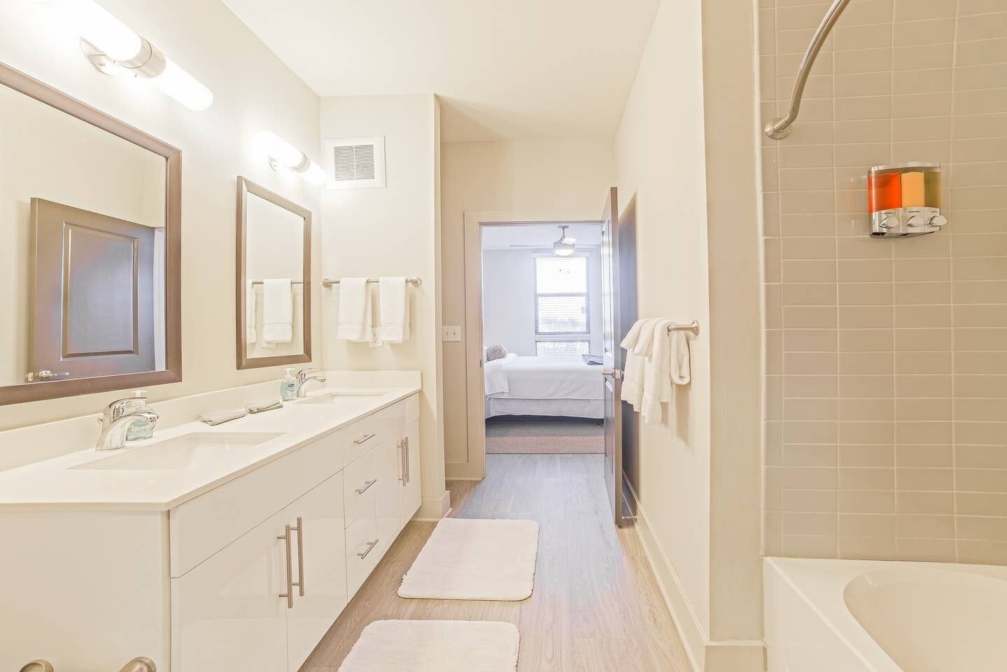 公寓 | 浴室 | 淋浴设施、毛巾