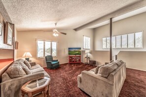 Smart TV - Tee to the Green: Awesome Architecture & Hot Tub! (Ruidoso)