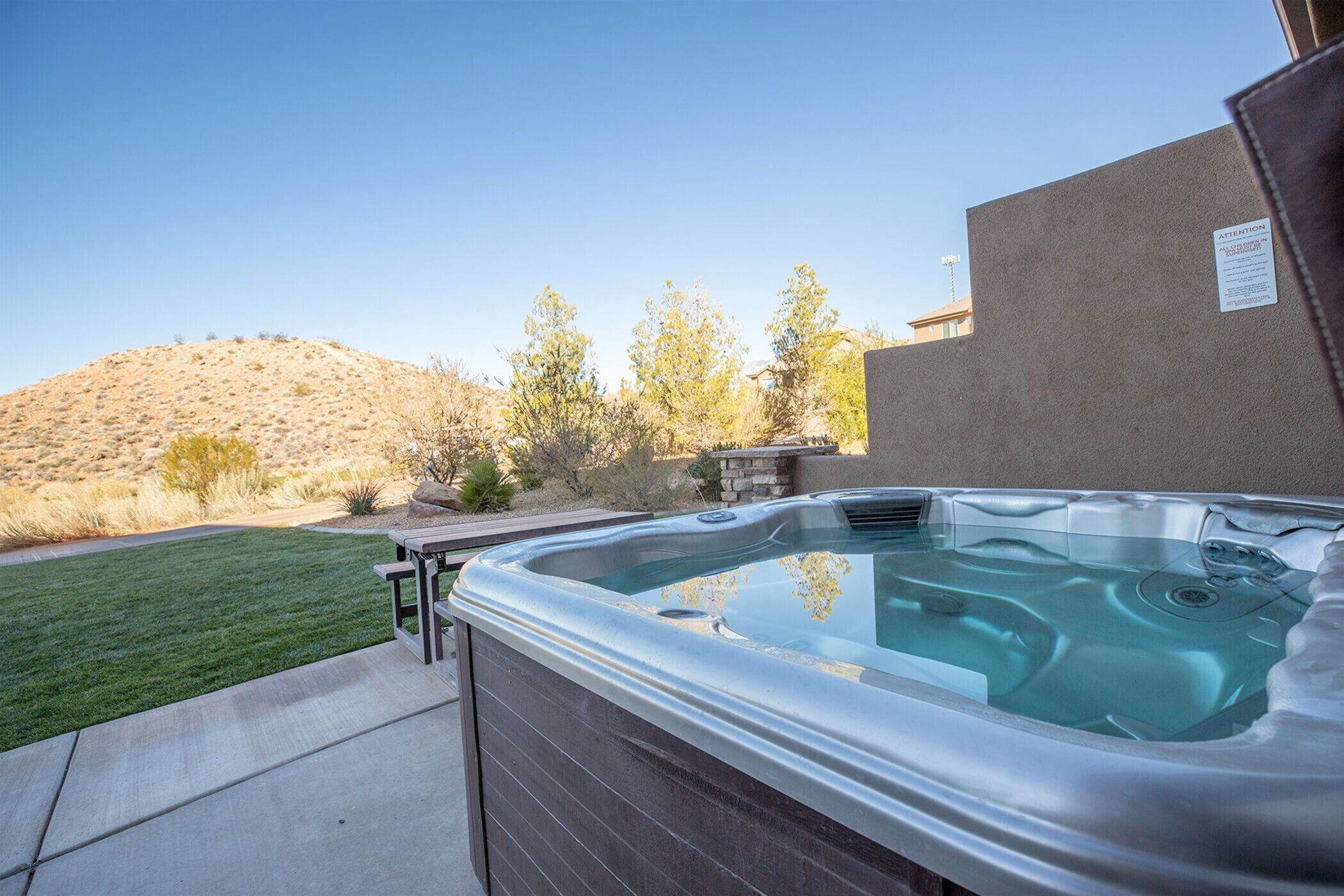 Outdoor spa tub
