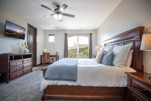 4 habitaciones, escritorio y tabla de planchar con plancha 