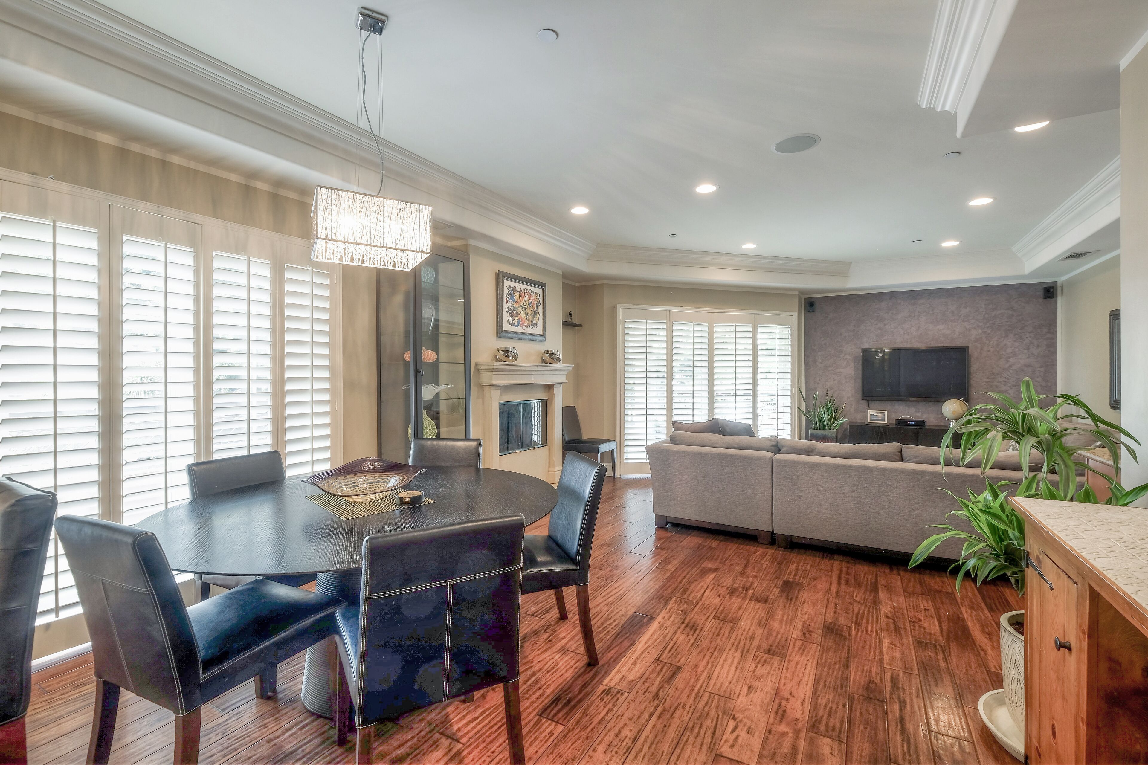Luxury & Spacious 3 Bedroom Condo, Close to the Beach, UCLA & Beverly Hills