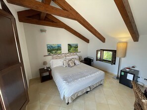 5 bedrooms, iron/ironing board, travel cot, WiFi