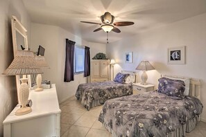 2 bedrooms, desk, iron/ironing board, Internet - Luxe Beachfront Family Condo w/ Resort Amenities! (Fort Myers Beach)