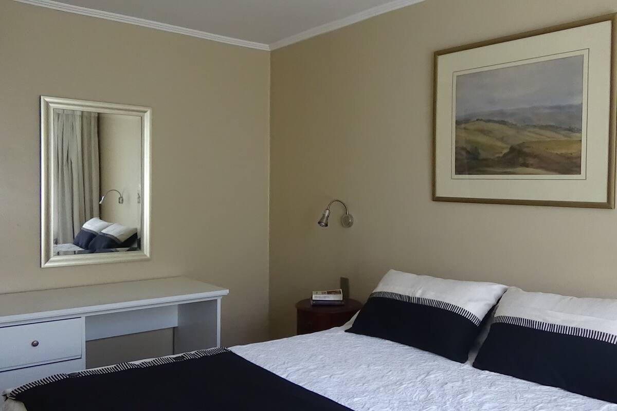 Desk, laptop workspace, free WiFi, bed sheets