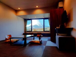 标准房, 无烟房, 山景 (Japanese Style,12 tatami with shower) | 办公桌、免费 WiFi、床单