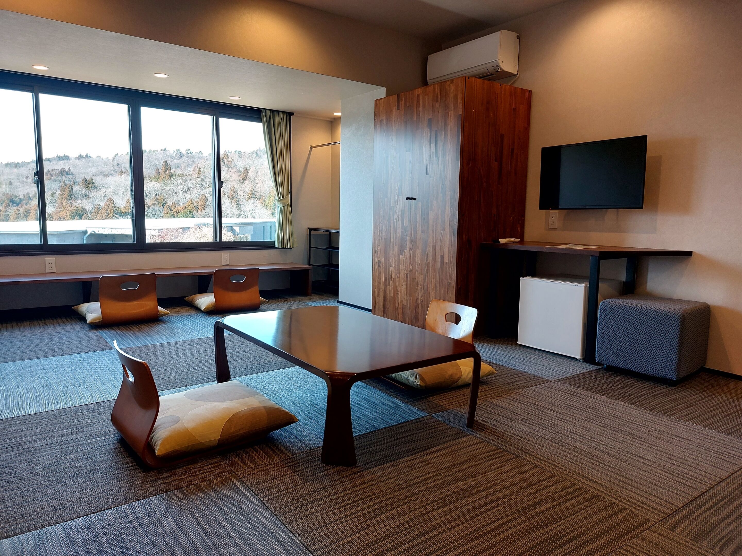Chambre Standard, non-fumeurs, vue montagne (Japanese Style,12 tatami with shower) | Bureau, Wi-Fi gratuit, draps fournis
