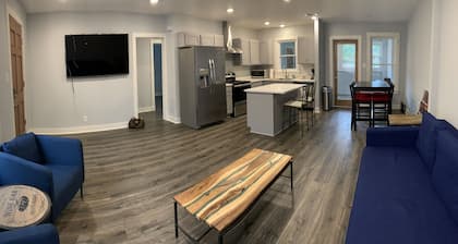 901 Bee’s Midtown Duplex in the heart of Overton Square 2280