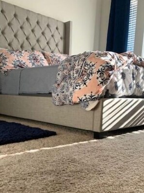 2 bedrooms, desk, iron/ironing board, WiFi