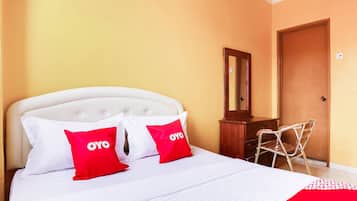 Deluxe Double Room, 1 Queen Bed | Free WiFi, bed sheets
