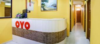 OYO 89406 Lucky Budget Hotel