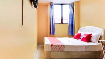 Deluxe Double Room, 1 Queen Bed | Free WiFi, bed sheets