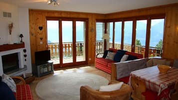 Televisio, takka, DVD-soitin