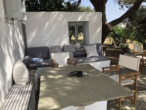 Outdoor dining - 1875 residence with panoramic views and garden (Sifnos)