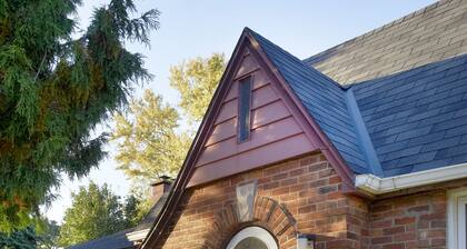 Downtown Quaint & Quiet Basement Apartment