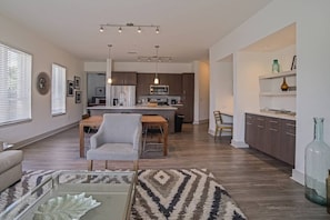 Apartment - Best Location Walk Everywhere (Atlanta)