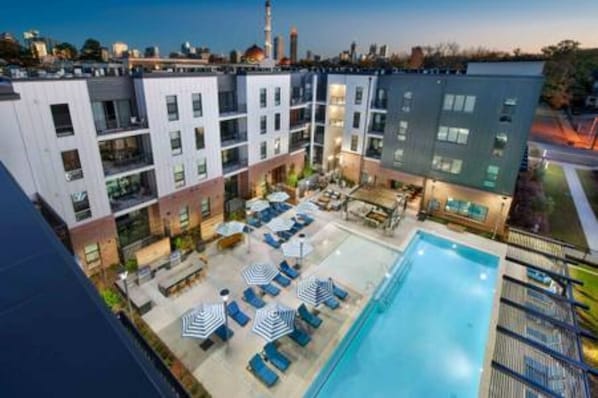 Alberca al aire libre por temporada