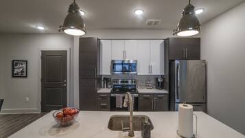 Apartment | Private kitchen | Fridge, microwave, oven, stovetop