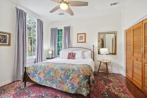 2 makuuhuonetta, silitysrauta/-lauta, vauvan matkasänky, ilmainen Wi-Fi